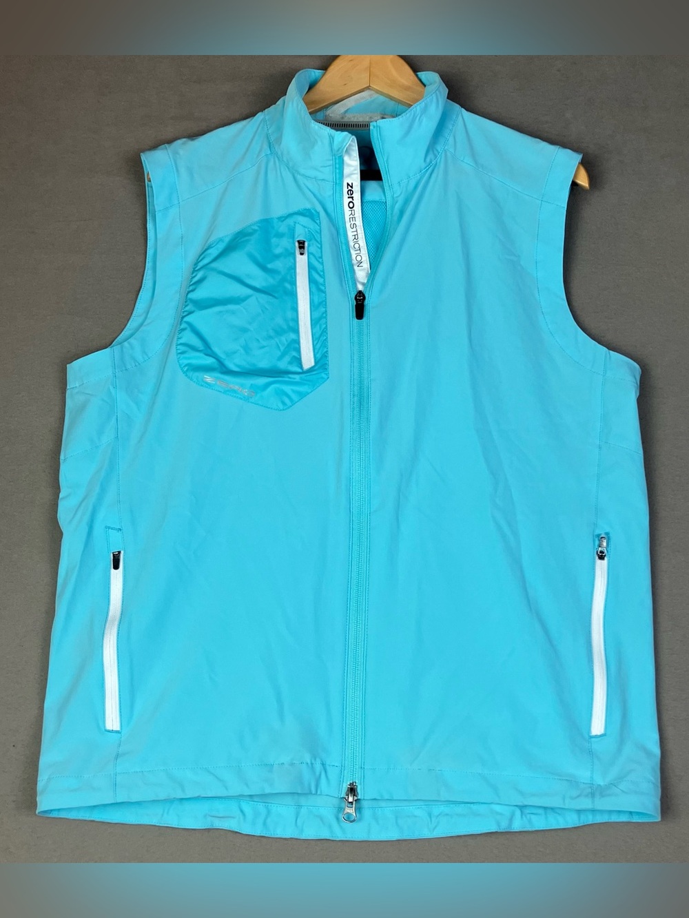 Zero Restriction Men's Size M Z700 Light Blue Golf Vest Full Zip Performance. In